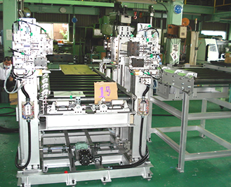 パレット段バラキ装置