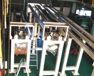 天吊りワーク搬送ロボット